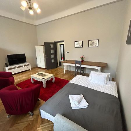 סגד Fullmoon Apartments 2 מראה חיצוני תמונה