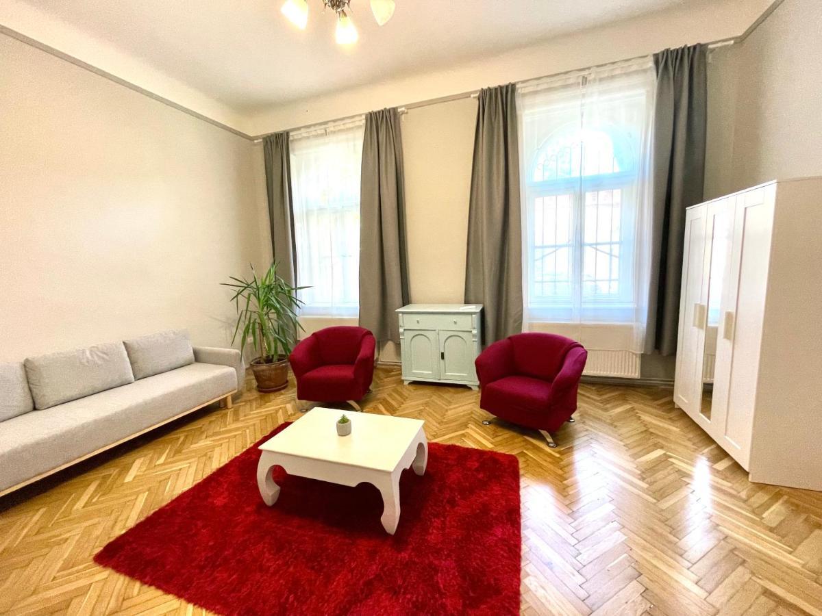 סגד Fullmoon Apartments 2 מראה חיצוני תמונה