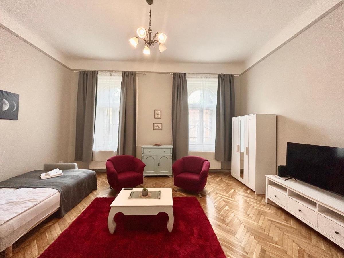 סגד Fullmoon Apartments 2 מראה חיצוני תמונה